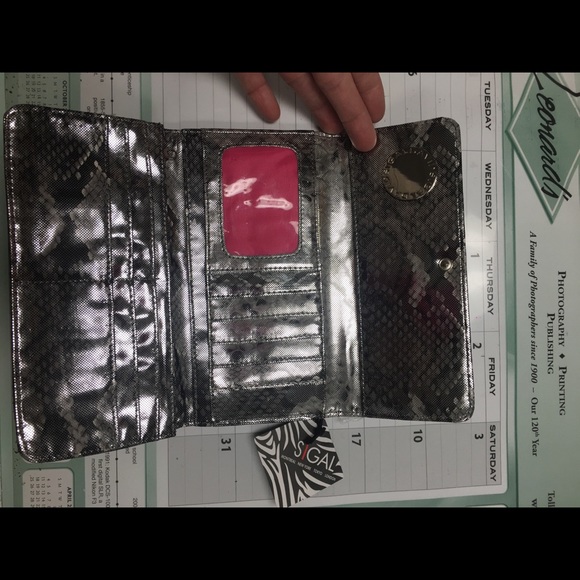 Pewter snake print wallet - Picture 3 of 3